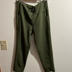 Ebb & Flow Capri leggings gorgeous green